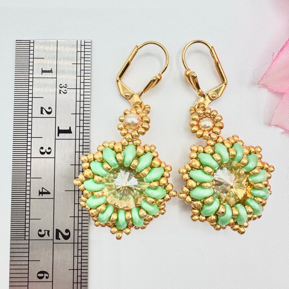 Vintage Handmade Beaded Rivoli Crystal Dangle Earrings Gold Tone Mint Green Chic - Picture 10 of 12